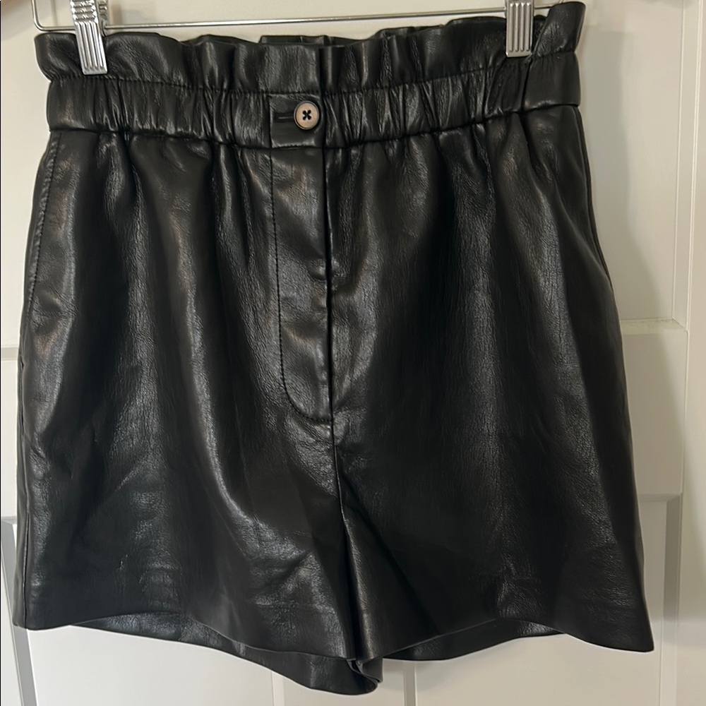 Wilfred Black High Waist Shorts Sleek Design